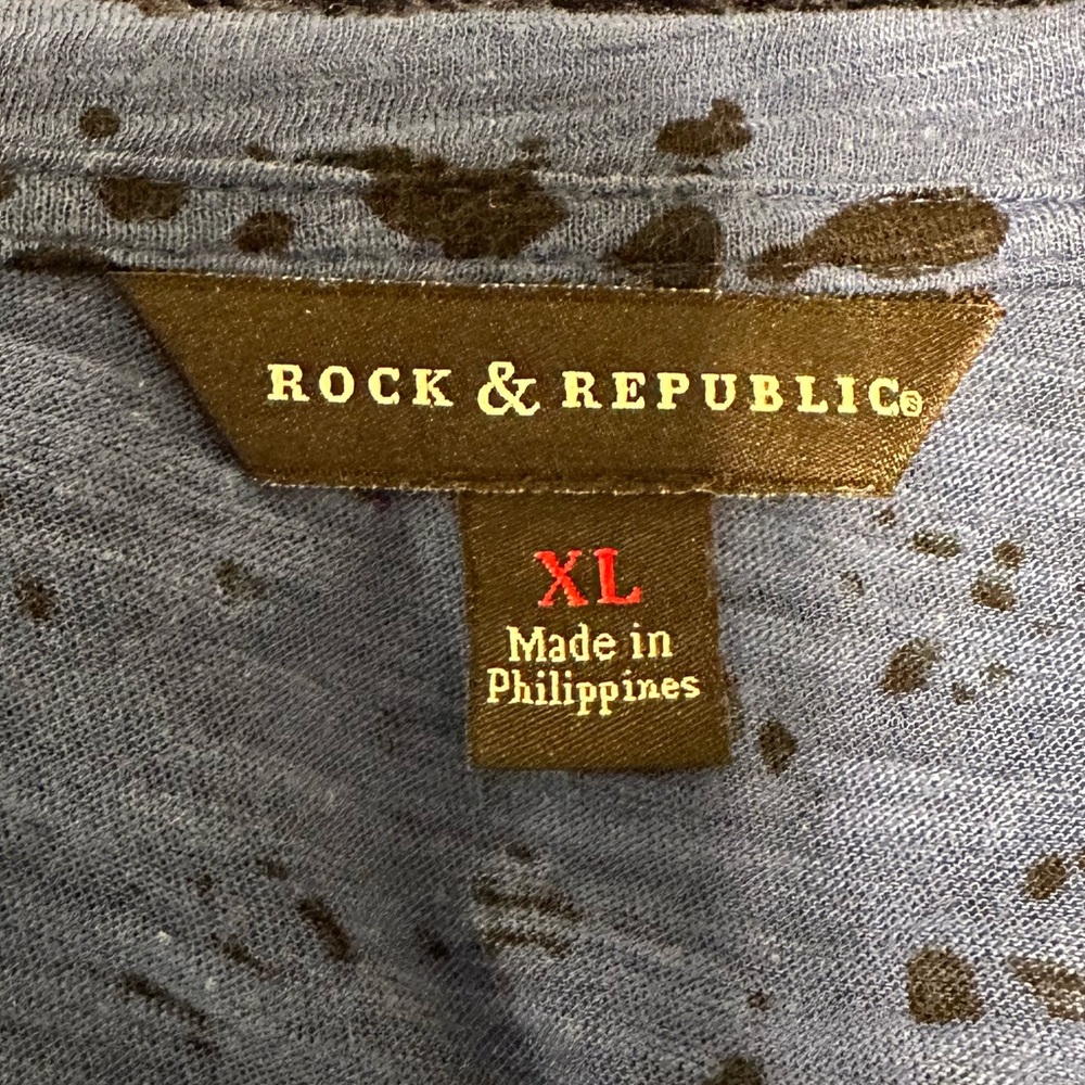 Rock & Republic Charcoal Speckled Tee - Picture 3 of 4